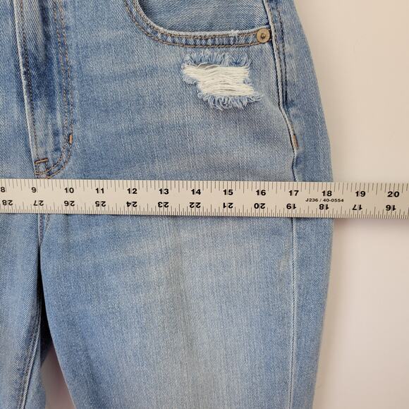 American  Eagle Outfitters Distressed Mom Jeans Size 2 Short - Picture 6 of 12
